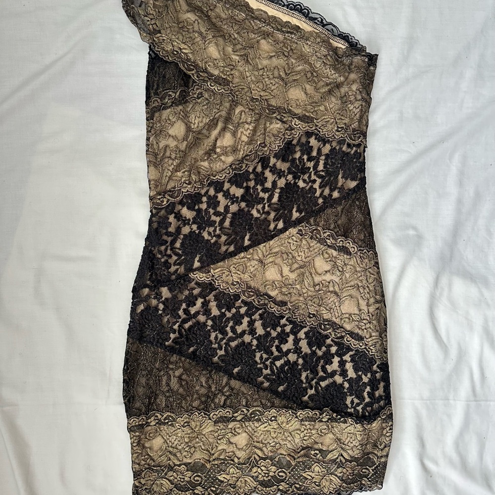 Y2K Vibes Black and Tan Lace Dress